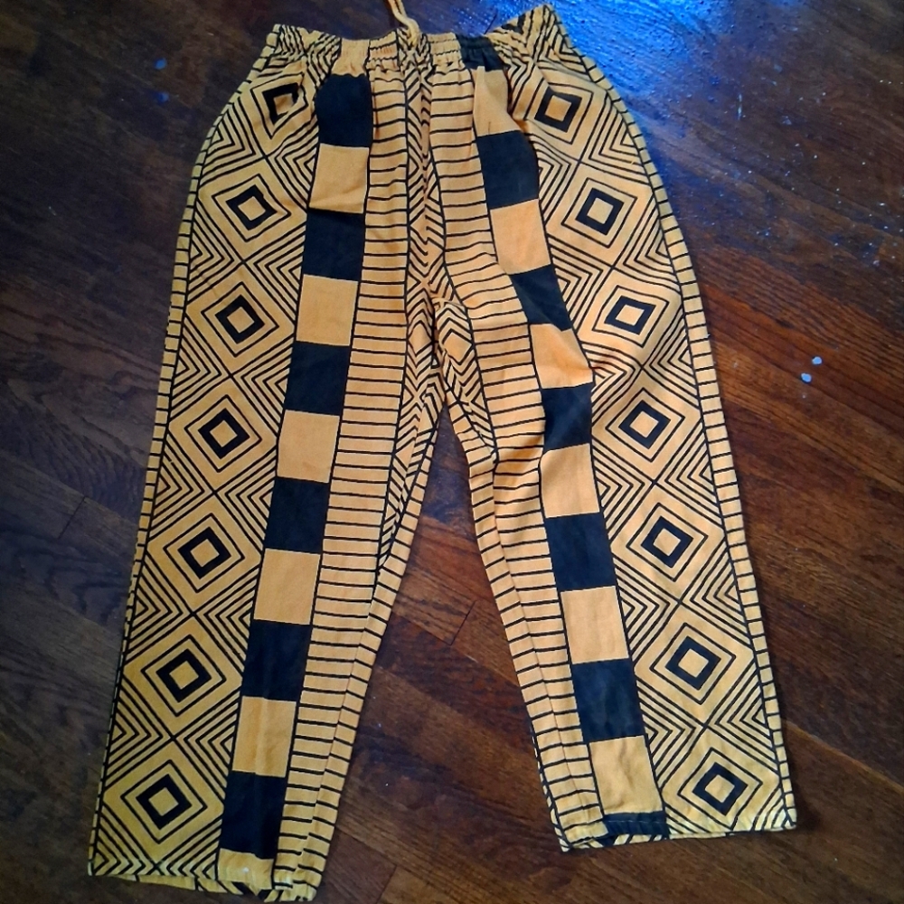 NWOT UNISEX Geometric Black and Tan Joggers